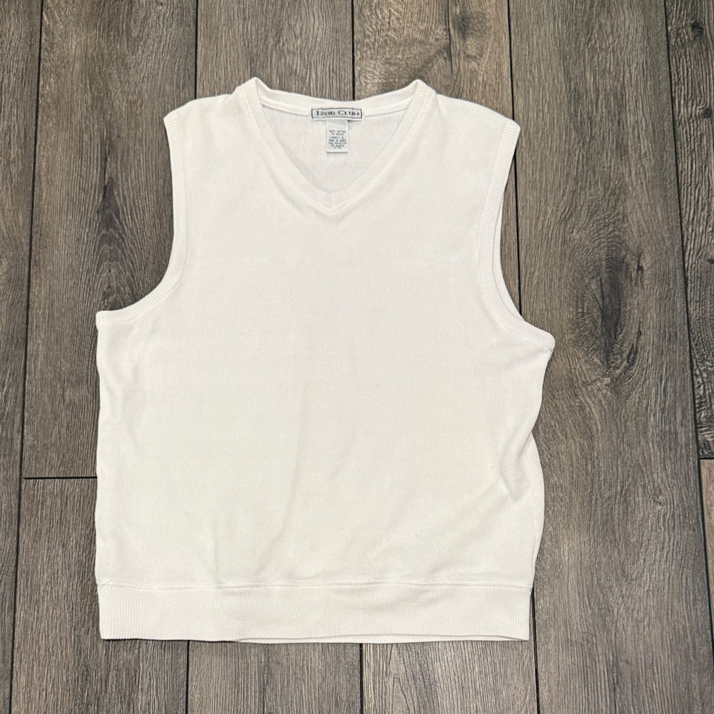 IZOD women’s sleeveless sweater vest white